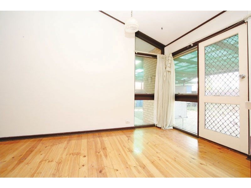 18 Coach Street, Salisbury East SA 5109