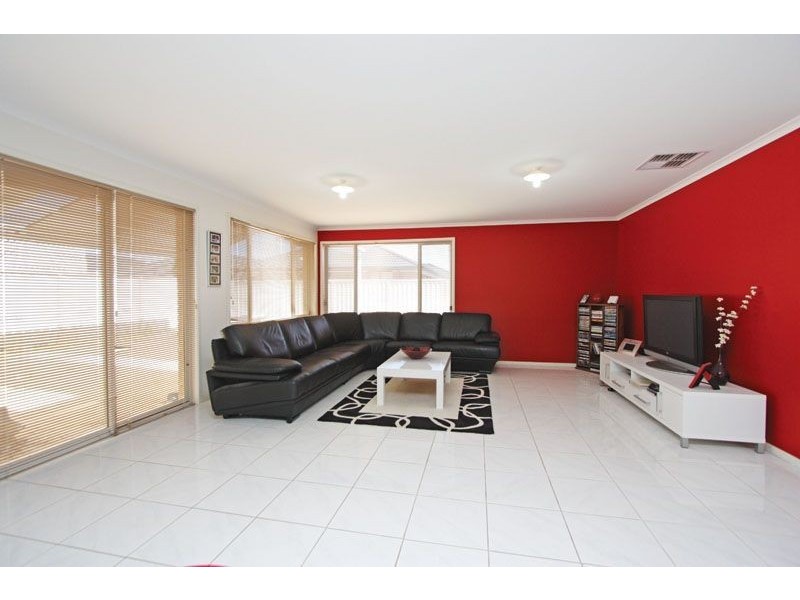 13 Heathpool Street, Burton SA 5110