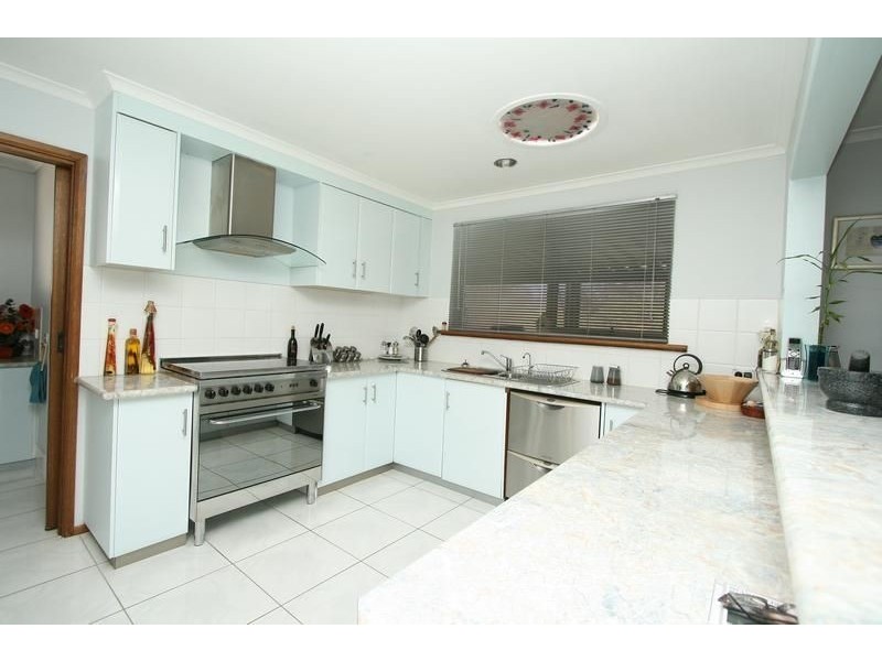 18 Annesley Close, Salisbury Heights SA 5109