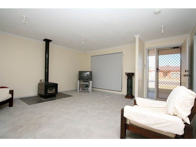 15 Castle Drive, Burton SA 5110