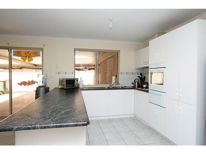 15 Castle Drive, Burton SA 5110