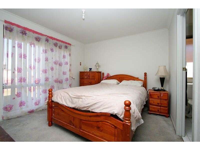 15 Castle Drive, Burton SA 5110