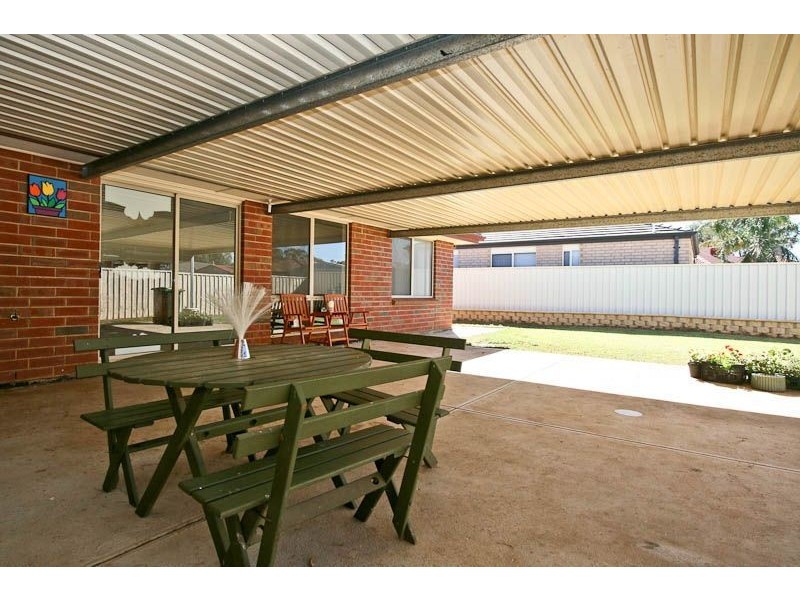 15 Castle Drive, Burton SA 5110