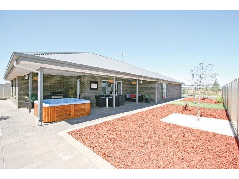44 Waterside Drive, Burton SA 5110