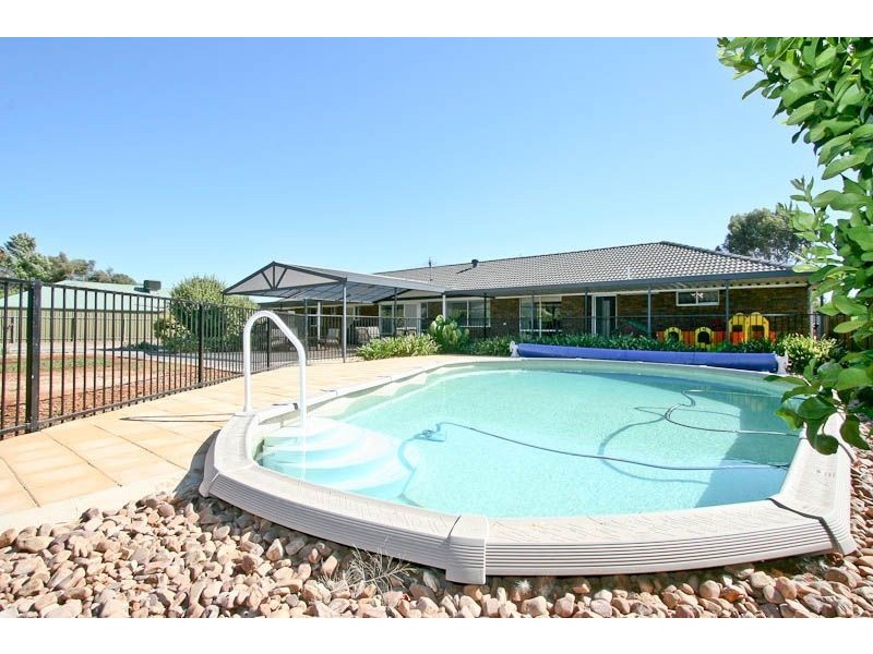 8 Whitelaws Court, Angle Vale SA 5117