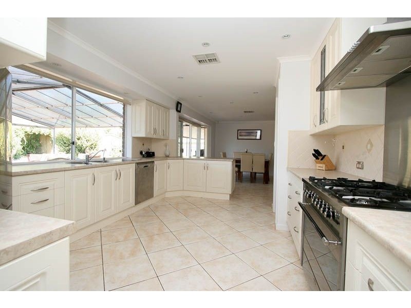 8 Whitelaws Court, Angle Vale SA 5117