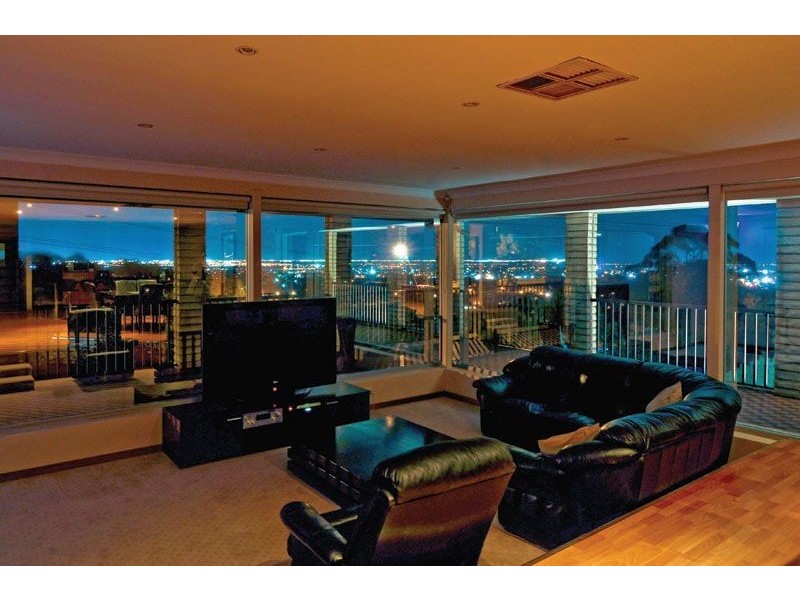 2 Bowey Ave, Salisbury Heights SA 5109