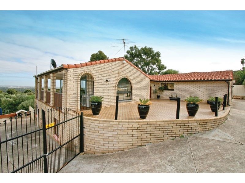 2 Bowey Ave, Salisbury Heights SA 5109