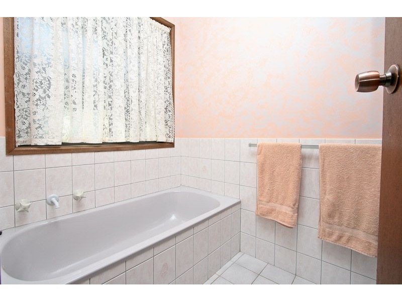 27 Burdett Drive, Paralowie SA 5108