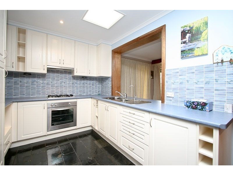 9 Hall Crescent, Burton SA 5110