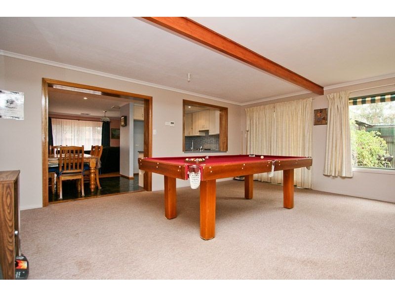 9 Hall Crescent, Burton SA 5110