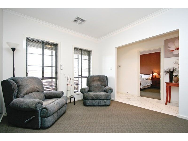 10 Royal Road, Salisbury Downs SA 5108