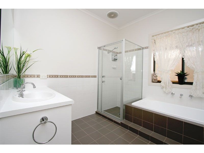 10 Royal Road, Salisbury Downs SA 5108