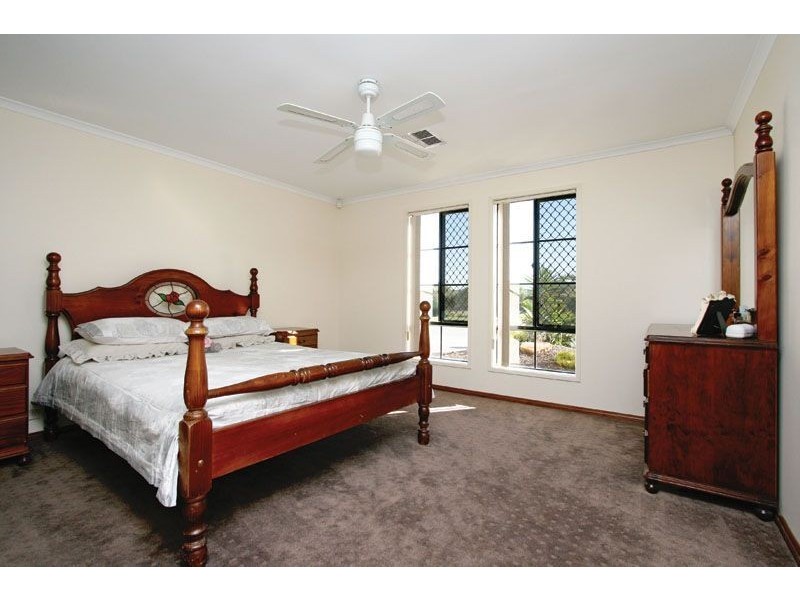 21 Lakeridge Cct, Burton SA 5110