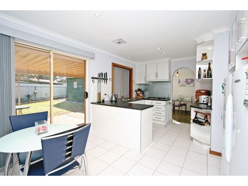 17 Lennox Drive, Paralowie SA 5108