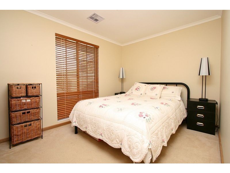 17 Lennox Drive, Paralowie SA 5108