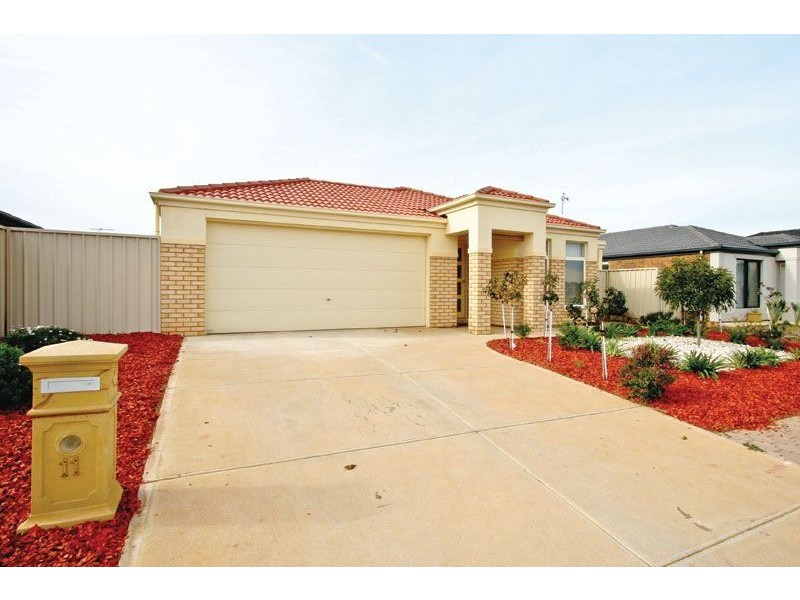 11 Melvina Road, Paralowie SA 5108