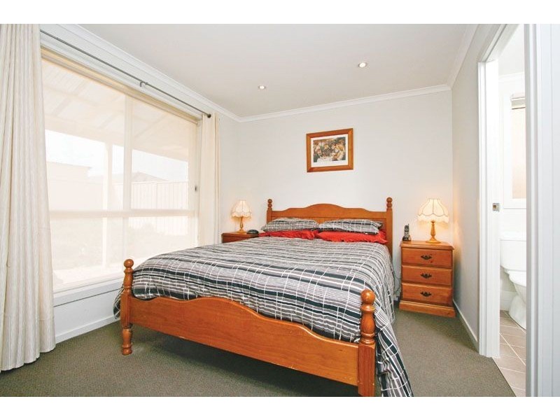 11 Melvina Road, Paralowie SA 5108