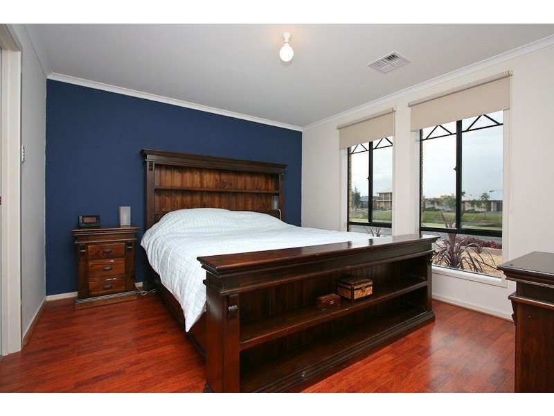 11 Waterside Drive, Burton SA 5110