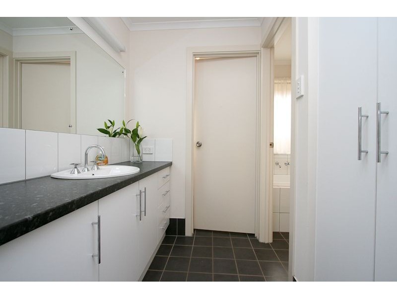 11 Waterside Drive, Burton SA 5110