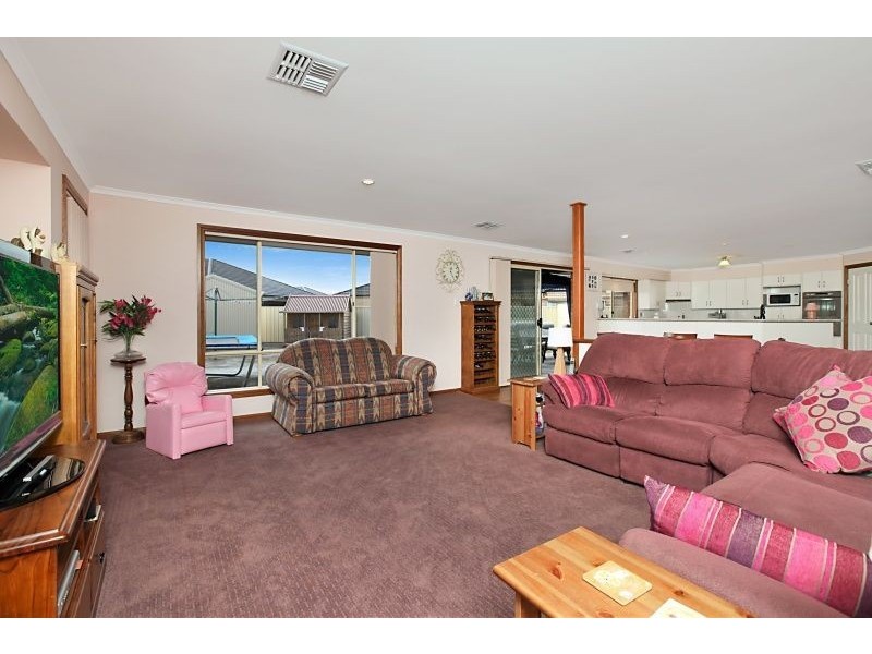 29 Waterside Dr, Burton SA 5110