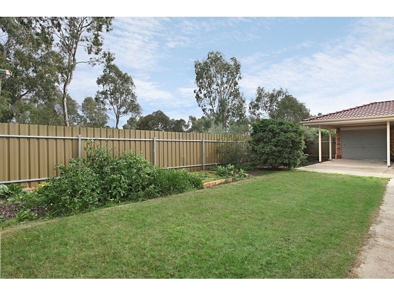 28 Lauren Dr, Paralowie SA 5108