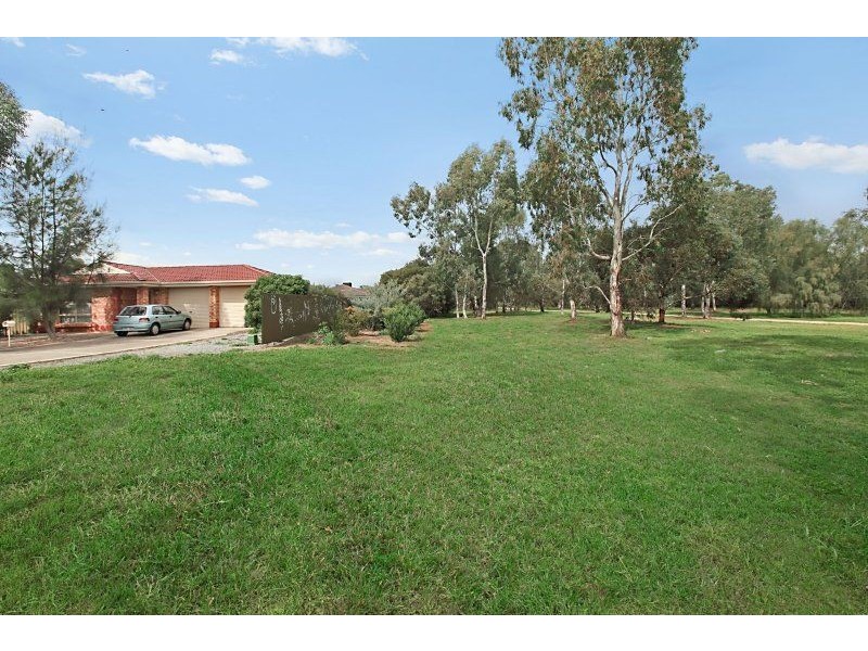 28 Lauren Dr, Paralowie SA 5108