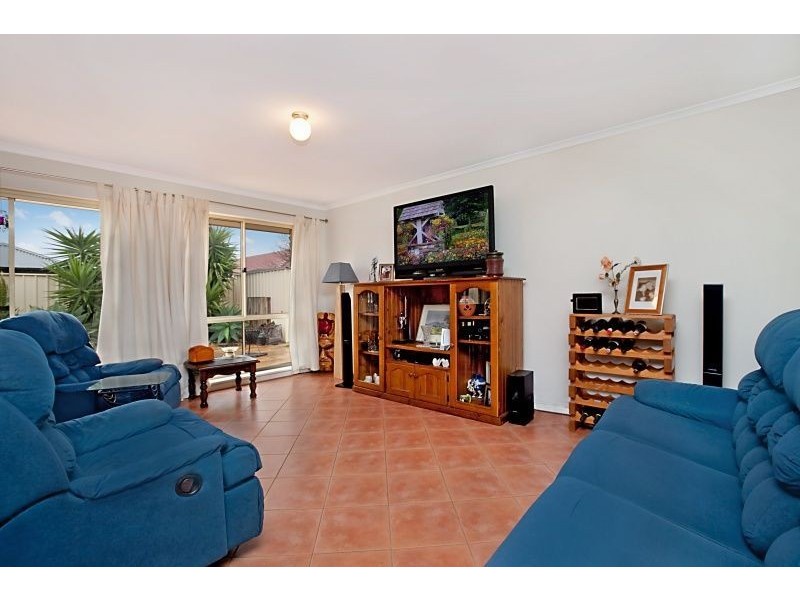 8 Jessie Goodes Ct, Parafield Gardens SA 5107