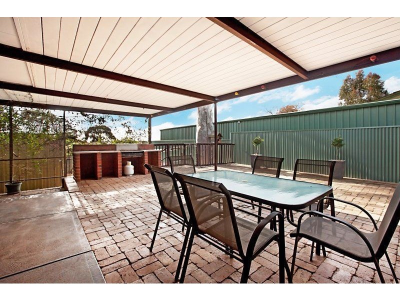 28 Hawker Cres, Elizabeth East SA 5112