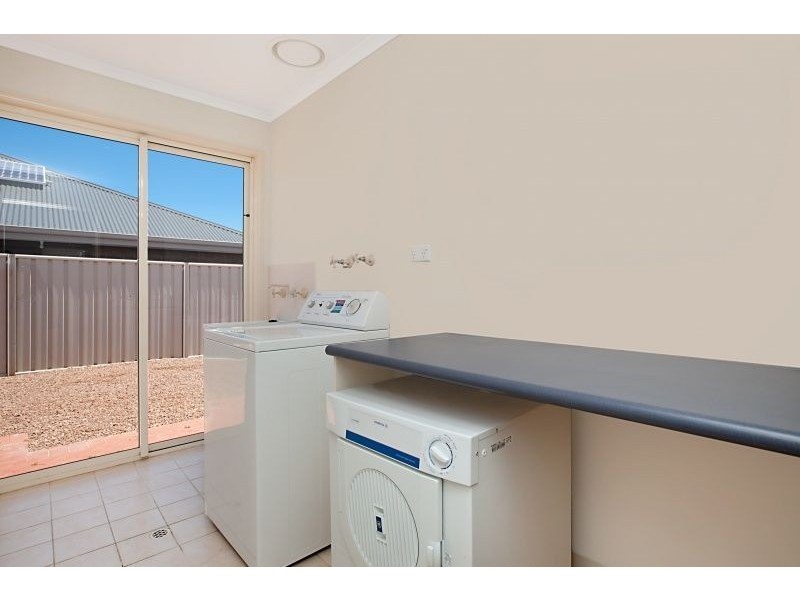 13 Springbank Blvd, Burton SA 5110