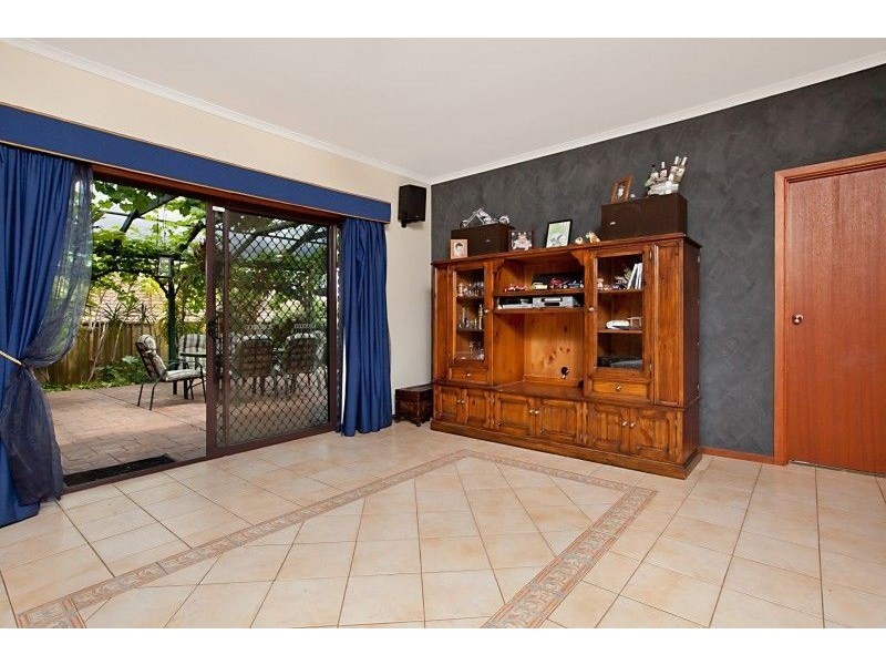 9 Jenolan Crescent, Hillbank SA 5112