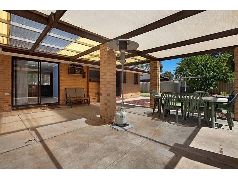 8 Denver Drive, Parafield Gardens SA 5107