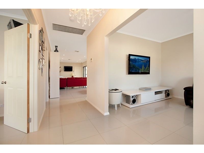 31 Waterside Drive, Burton SA 5110