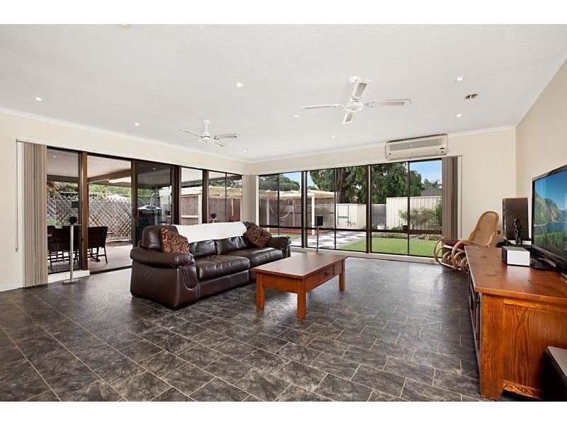15 Middle Avenue, Paralowie SA 5108