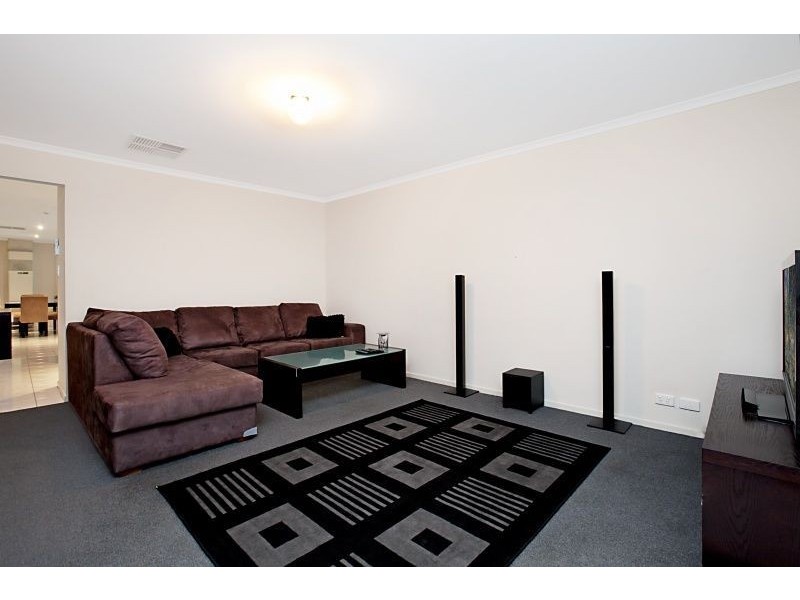 8 Napolean Court, Paralowie SA 5108