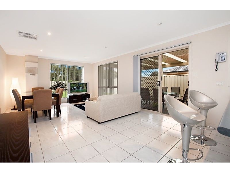 8 Napolean Court, Paralowie SA 5108