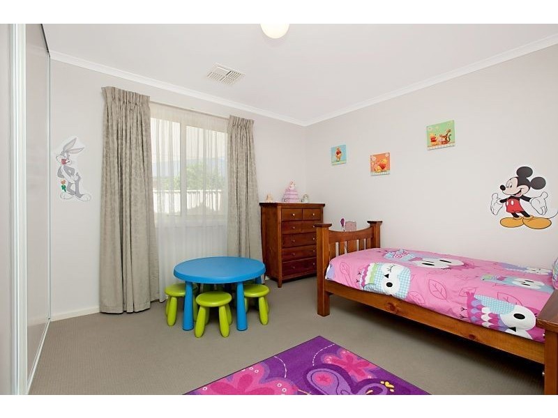 4 Portsea Crescent, Burton SA 5110