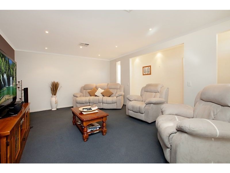 2 Lakeridge Circuit, Burton SA 5110