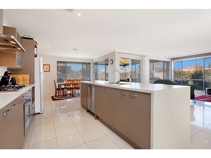 2 Lakeridge Circuit, Burton SA 5110