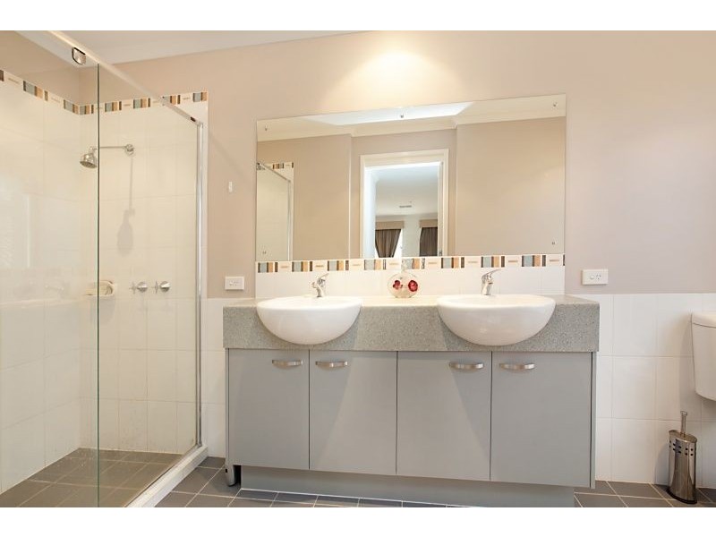 2 Lakeridge Circuit, Burton SA 5110