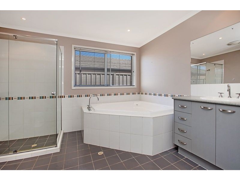 2 Lakeridge Circuit, Burton SA 5110