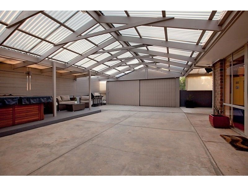 12 Greenfield Court, Wynn Vale SA 5127