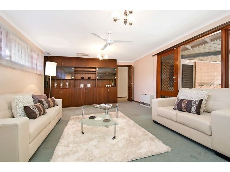 15 Woodchester Street, Para Hills West SA 5096