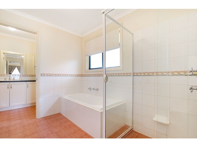 16 Jasper Drive, Burton SA 5110