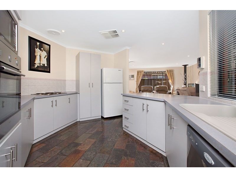 12 Nicola Court, Salisbury Downs SA 5108