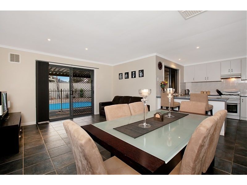 42 Parkway Circuit, Parafield Gardens SA 5107