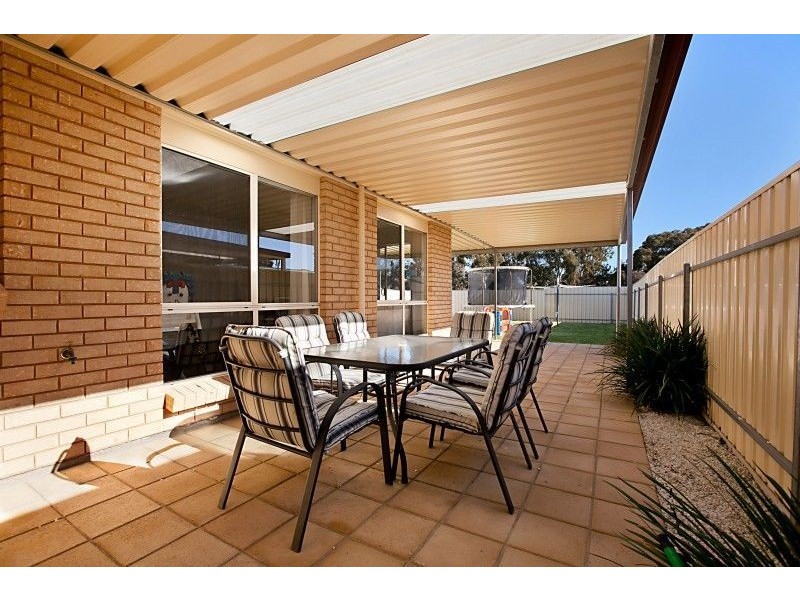 4 Napoleon Court, Paralowie SA 5108