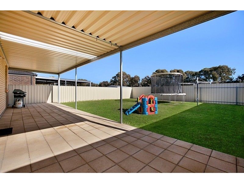 4 Napoleon Court, Paralowie SA 5108