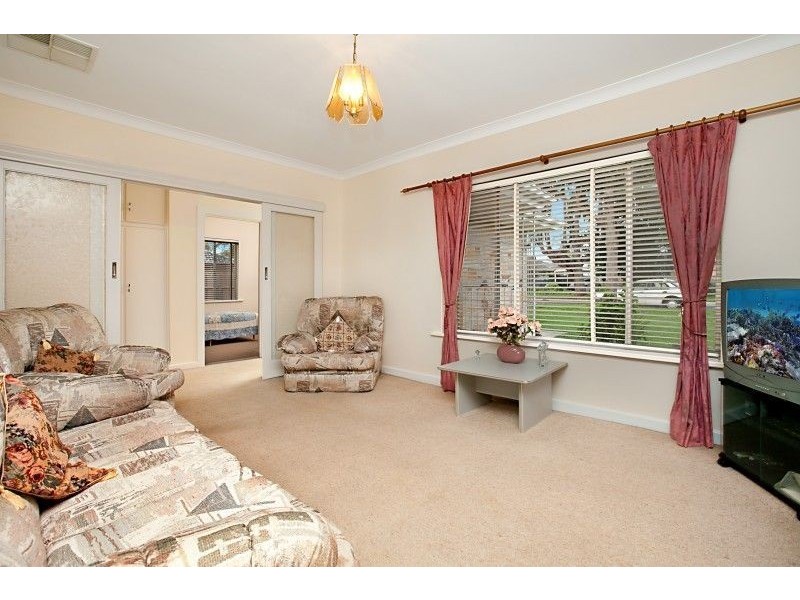 27 Down Crescent, Salisbury Downs SA 5108