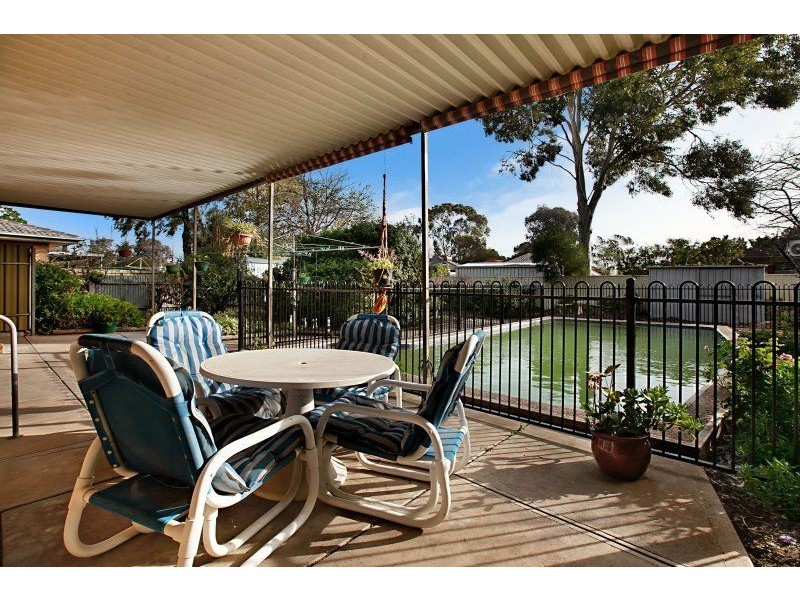 27 Down Crescent, Salisbury Downs SA 5108